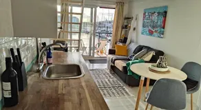 Tiny float home Brighton - Image 5