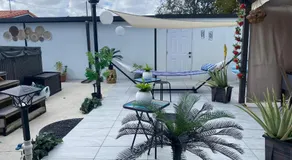 Tiny place w private hot jacuzzi 7 min to Miami international airport - Image 3