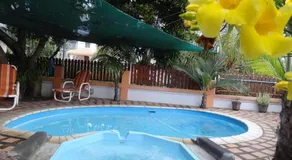 Homerez - Hus med pool i Flic en Flac - Image 3