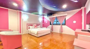 The Wai Hotel - Image 3