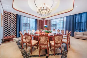 Wynn Hotel - Image 5