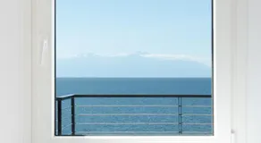 Penthouse Seafront Luxury Studio - Image 5