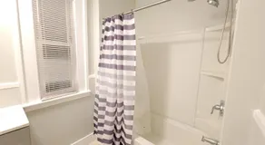 Room for rent in Apartment - Image 3