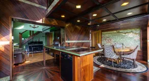 Belmont Deco Noir Ground Floor Private Suite - Image 3