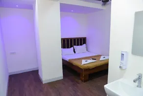 Lavish Villa - Image 2