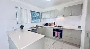 Homely Townhouse with Pool - Image 4