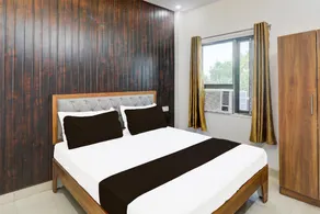 Hotel O SR Hotel and Restaurant - Image 2
