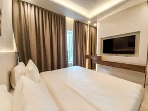Royal Home - Image 3