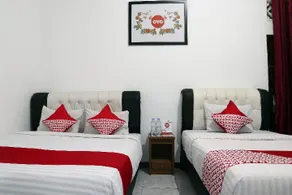 OYO 956 Penginapan Eby - Image 2