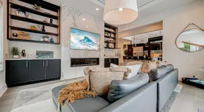 Montrose Lux Pool Villa Houston - Image 2