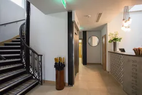The Z Hotel City - Image 2