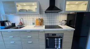 Große Wohnung mit XXl-Balkon in Schwerin Mitte - Image 4