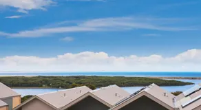 16 Seine Bay Apartment - Image 4