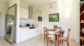 Sea View Apartment with Private Secure Parking 1 - Image 4