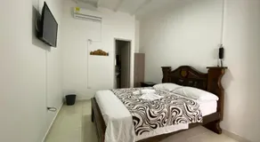 Hotel Monaco - Image 3