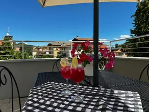 Delightful Apartment With Private Terrace - Image 4