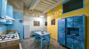 Spacious Apartment with City View in Foiano della Chiana 125 m² - Image 2