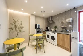 Nomad Hostel - Image 2