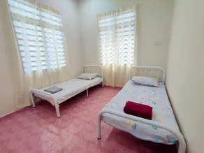 CASA ADELIA GUESTHOUSE 2 DESA SOLEHAH - Image 4