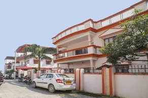 OYO Flagship 75529 Gk Villas - Image 4