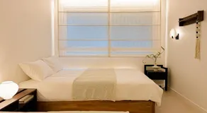 5 min to station, Direct Bus Access, 3BR, 4Beds, 2Beths, Entire 1st Floor House with Private Yard, Free Luggage Storage - Image 2
