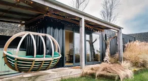 Square 32 Luxury Shipping container - Image 5