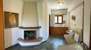 Artemisia House - Image 3
