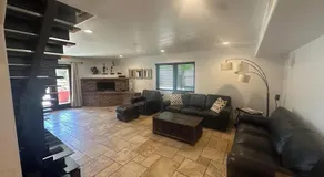 Spacious 5-bedroom farmhouse in Laveen with AC - Image 3