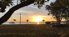 Lowset pet friendly cottage Sunset Ave Bongaree - Image 5