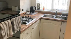 Spacious West London 2 Bedroom Apartment - Image 5
