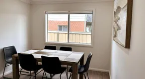 3BR house with parking & AC, 15 mins walk to wharf - Image 4