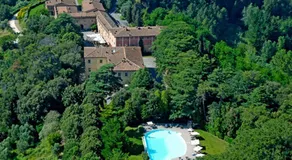 Incantevole borgo con piscine - Image 3