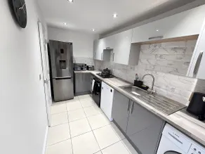 2ndHomeStays I Bilston I Contractor-Friendly House - Image 3