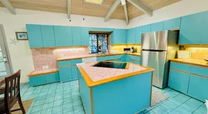 Private Spacious Retreat in Paradise - Image 3