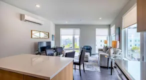 Luxury Apt Downtown - Image 5