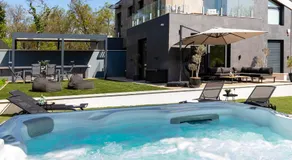 Villa Porta Verde - Private Pool and Jacuzzi - Image 4