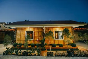 Queen's Suite Resort - Image 3