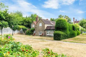 Exquisite Manor House in Surrey Hills - Image 5