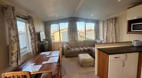 Relax By The Coast - Spacious 6-sleeper Caravan - Image 2