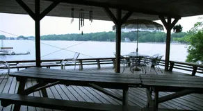 Cabin Deck House - Formidable Cabin in Laurel Island - Image 3