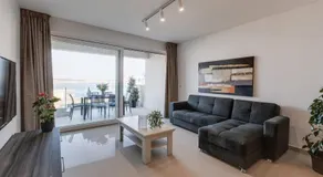 9TEN11 Apartments Seaview - Image 2