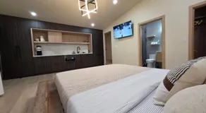 Private Studio City Suite Walk to Universal-15 min - Image 2