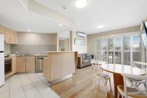 The Pool Resort Kingscliff - One Bed Spa Suite with Park View (1228) - Image 4
