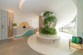 V Boutique Hotel - Complimentary refreshments - Image 4