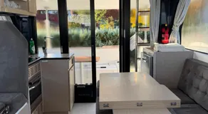 Stilvolle Bootsunterkunft für bis zu 4 Personen - Image 3