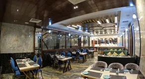 AR Plaza - Image 2