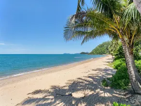 The Beach House 3BR Waterfront Apartment, Own WIFI - Image 3