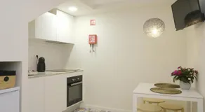 Oporto Wall Apartments - Image 5