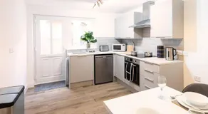 Stunning One Bed Flat at Dawe Luxury Suites - An Entire Apartment near Ely Cathedral & Train Station - The Perfect Base to Explore Ely, Cambridge, Norfolk & London - 2 Guests Max - Image 2