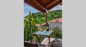 Small House with Garden & View - Image 3